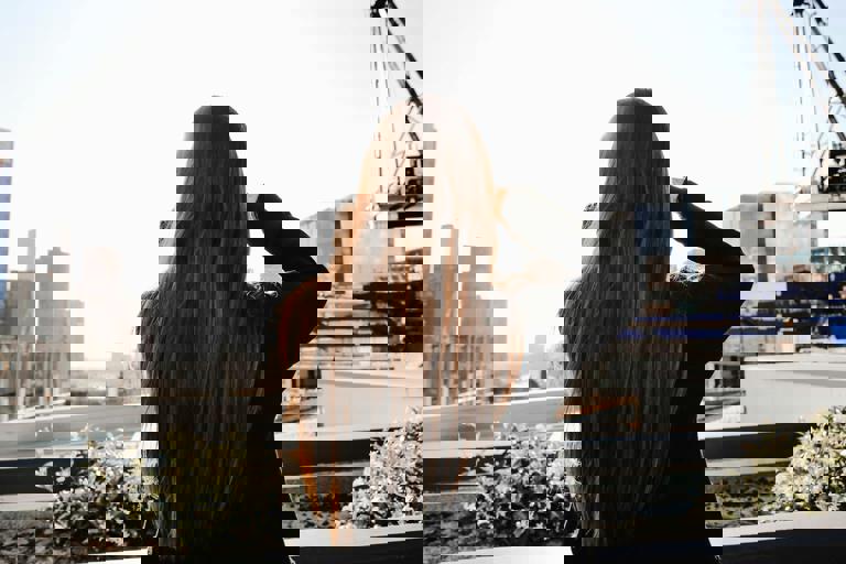 Hidden Rooftop Gardens Offer an Urban Oasis for City Dwellers Seeking Tranquility